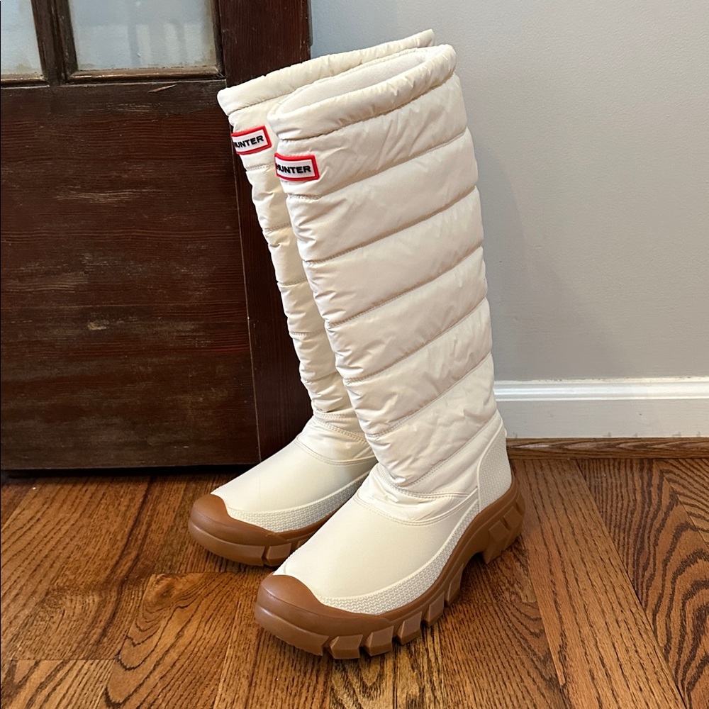 Hunter Cream and Tan Winter Boots - Picture 3 of 6